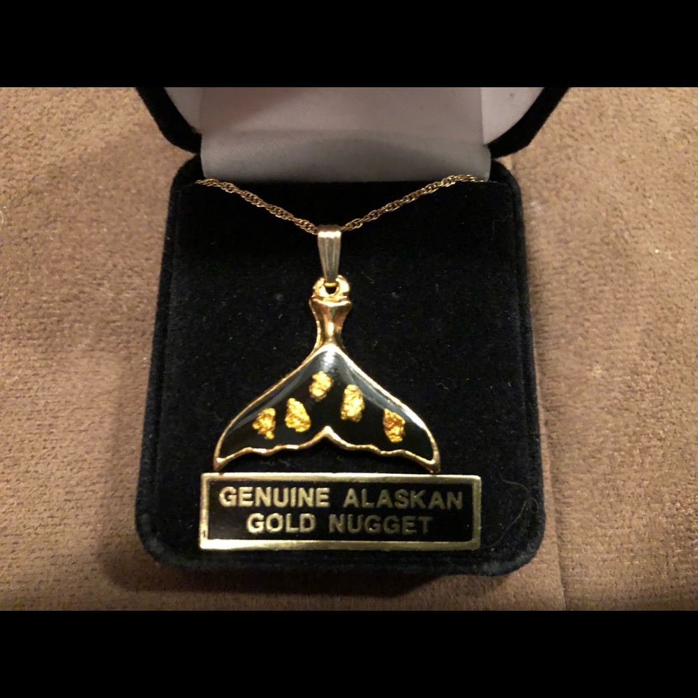 Whale’s Tail Necklace